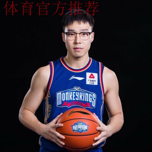 杨皓喆分享篮球技巧片段：基础的单边配合创造多打少进攻机会